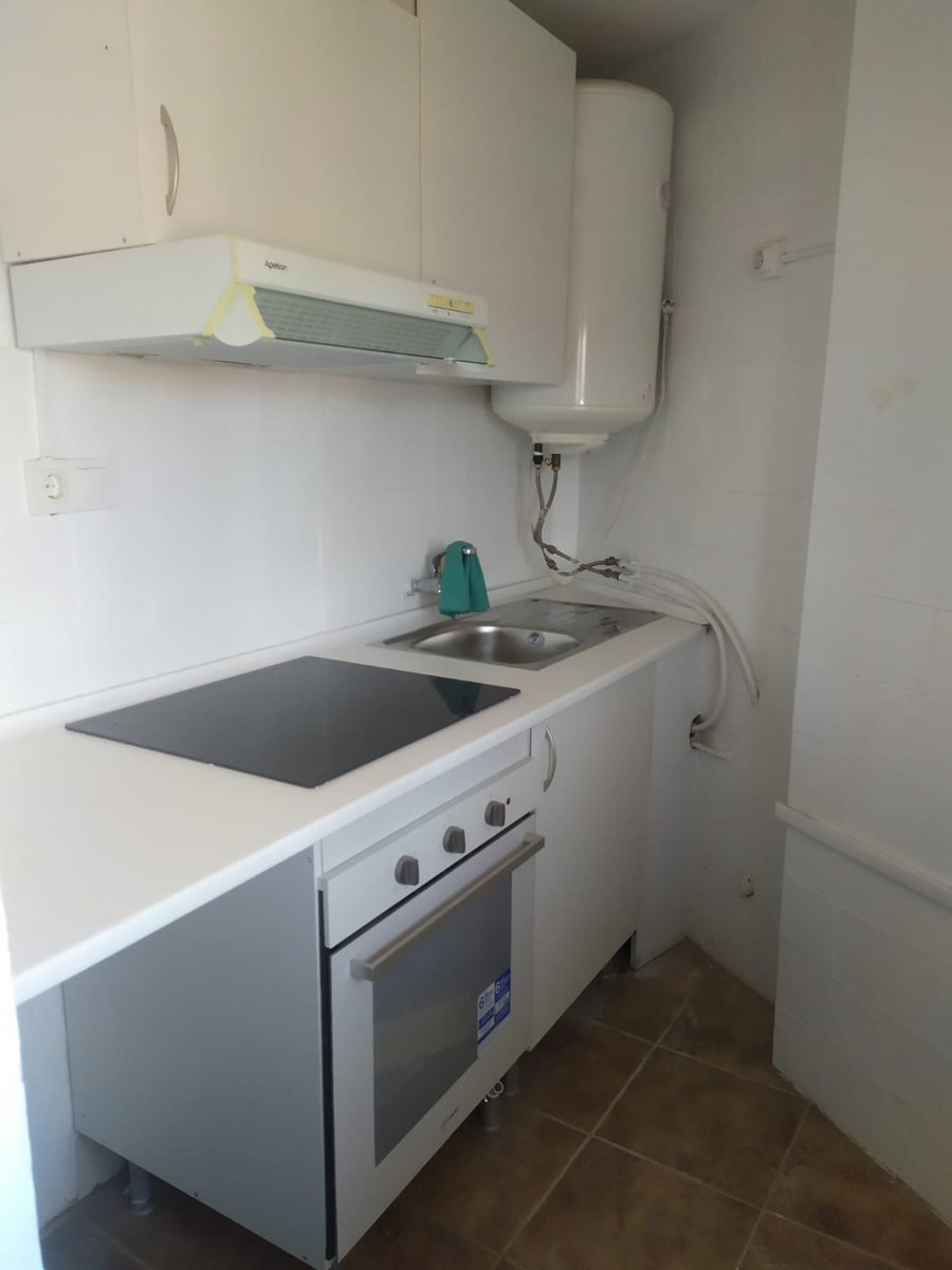 InmoCowboy's tweet photo. Hoy estabilizamos nuestro proyecto de Puerto de Almansa, pegadito a la M-30.

- 4o sin 🛗 / 3+1 🏠 
- Precio Compra: 89.500€
- Inversión Total: 108.000€
- Alquilado en 950€ - 10,5% Rent. Bruta.

El mayor problema fue dar la 💡 que se nos fueron casi tres meses…

Seguimos 💪🏻 https://t.co/th3auDnUHJ
