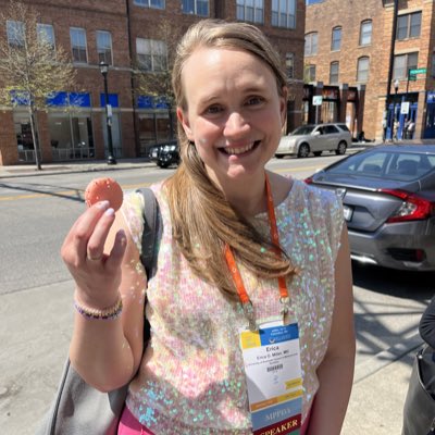 #NewProfilePic: me at #AIMW24, eating a birthday cake macaron w my #MedPeds fam 🩷✨🎂