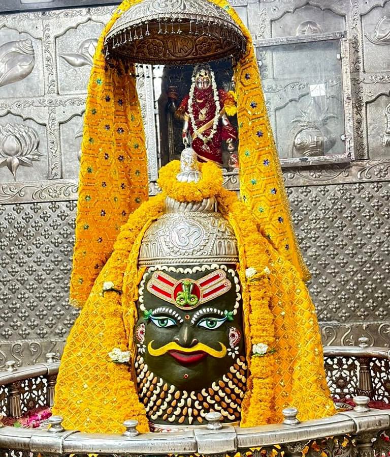 श्री महाकालेश्वर ज्योतिर्लिंग जी के आज के संध्या आरती शृंगार दर्शन 18.04.2024