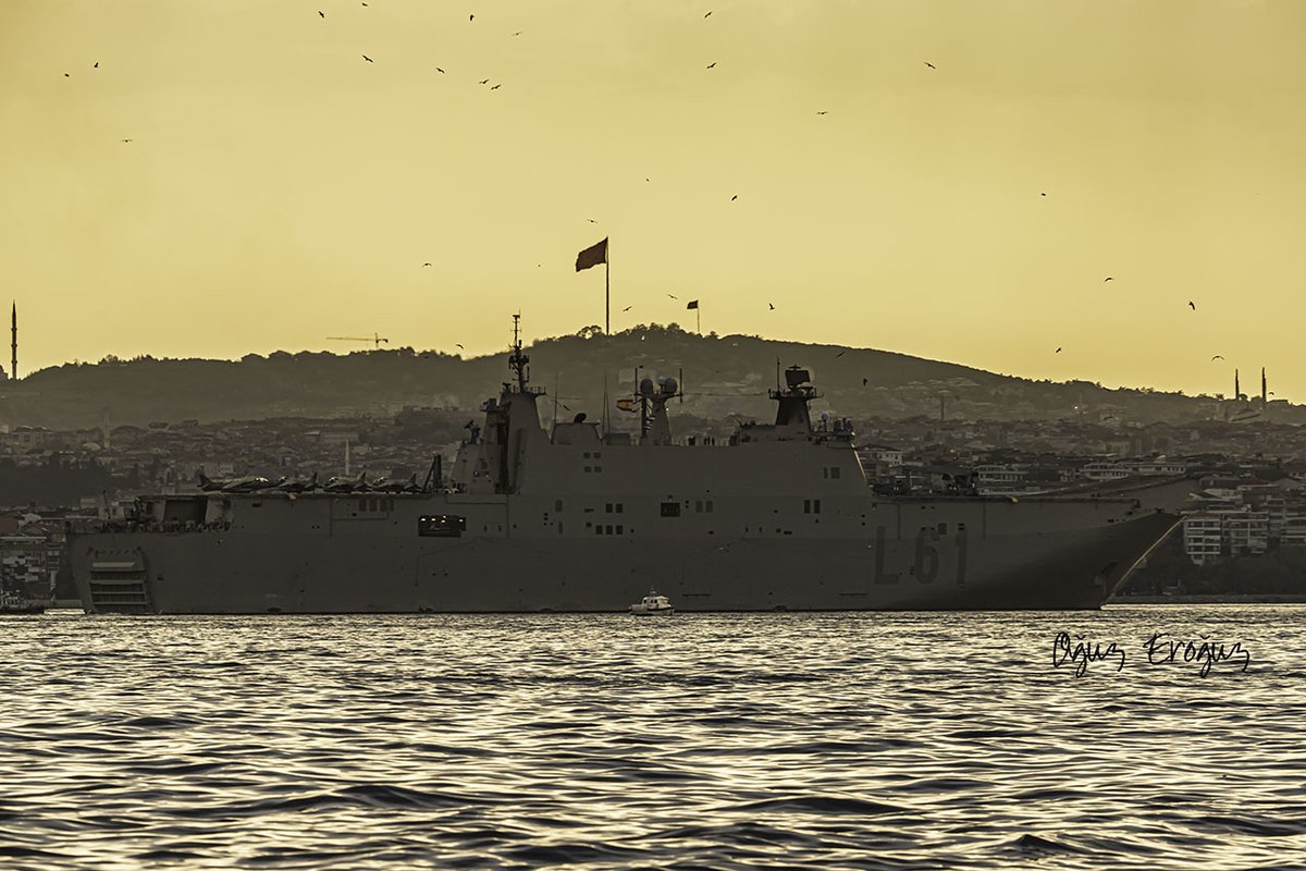 As part of the #DEDALO24 Mediterranean deployment, the flagship of the @Armada_esp , LHD Juan Carlos 1, left İstanbul Sarayburnu this morning after a 3-day port visit and headed for the Sea of Marmara.