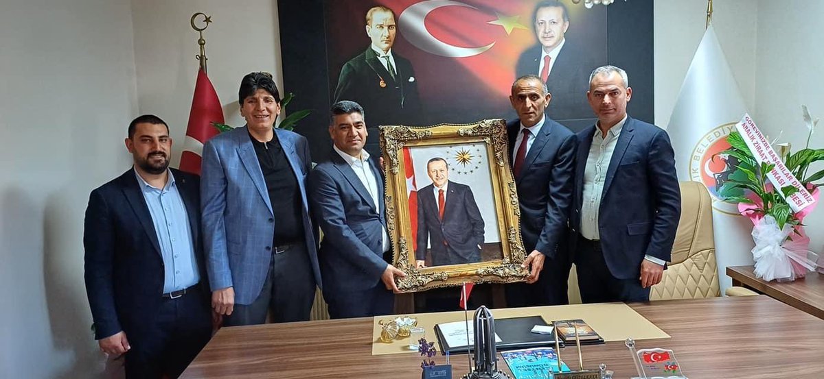 guvendemirel76's tweet photo. Bugün Aralık, Karakoyunlu, Tuzluca, Melekli ve Hoşhaber Belediye Başkanlarımızı ve Belediye Meclis Üyelerimizi ziyaret ederek hayırlı olsun dileklerimizi ilettik. 

Belediye Başkanlarımıza ve meclis üyelerimize başarılar diliyorum. https://t.co/j3XaozI17J