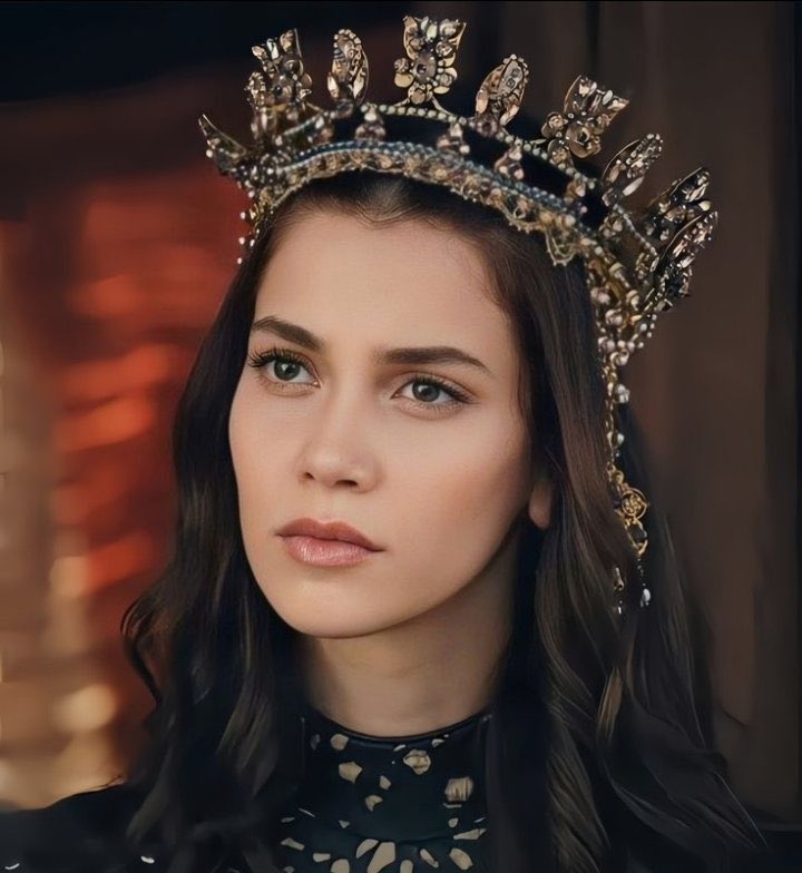 Queen_of_Avalor's tweet photo. #NewProfilePic https://t.co/KbKGRfduix