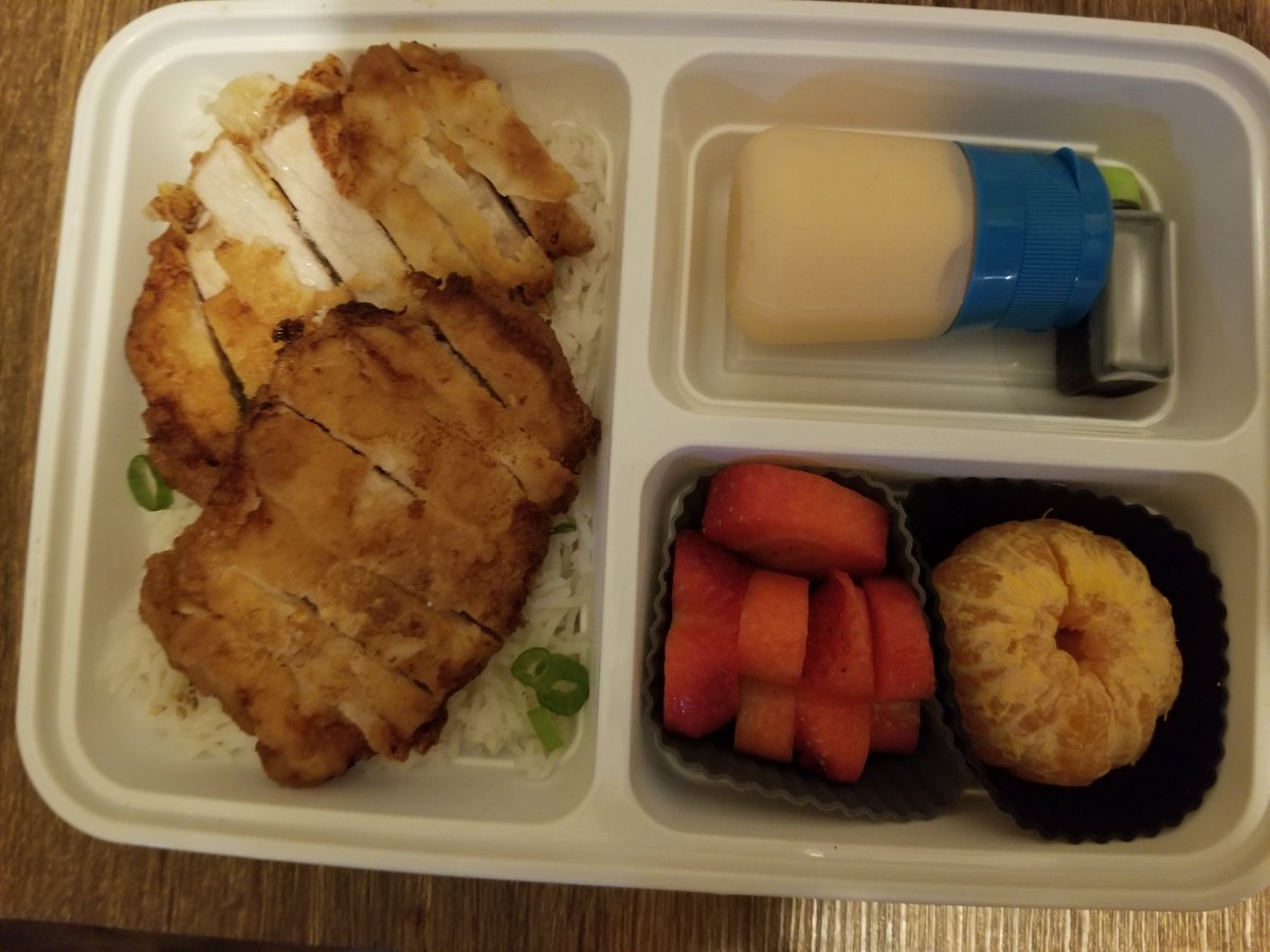 LANCommission's tweet image. My bento skills. Would you eat it?? 👉👈