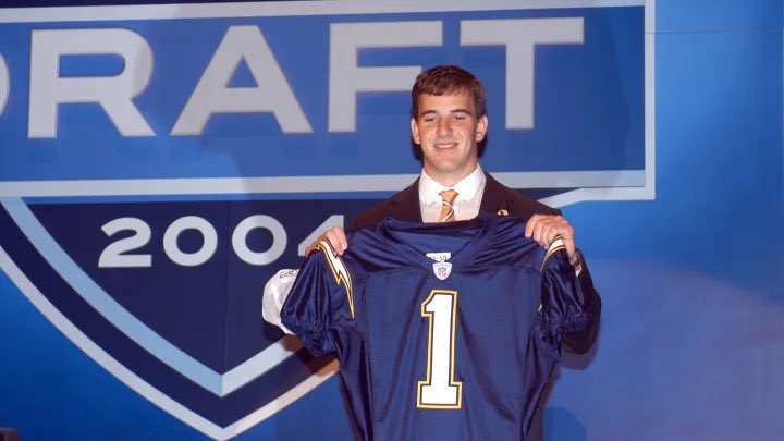 SleeperNFL's tweet photo. Draft Day is in ONE week! ⚡️

To celebrate - we’re giving $100 in play-through to someone who…

- RTs this post
- follows @SleeperCFB https://t.co/vJhGe781Gn