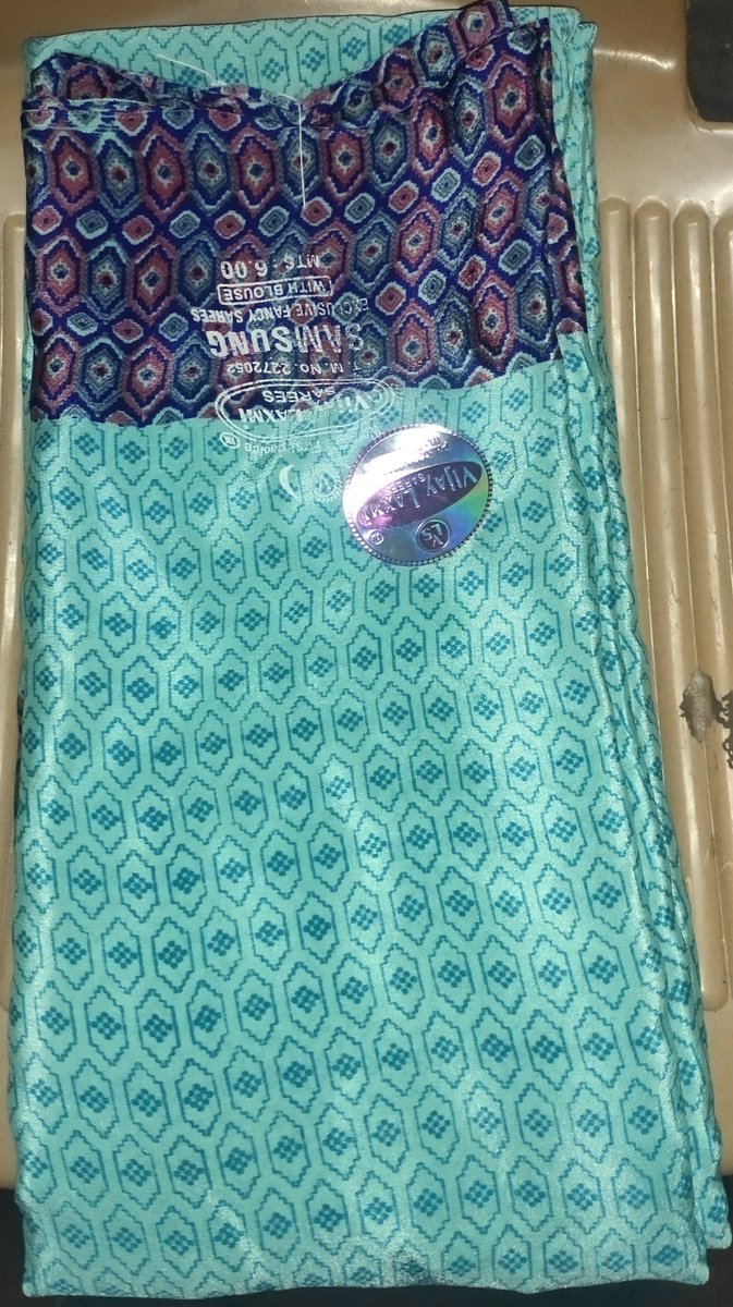 Crepes silk with blouse Price :400rs வேணும்ன்றவங்க dm பன்னுங்க