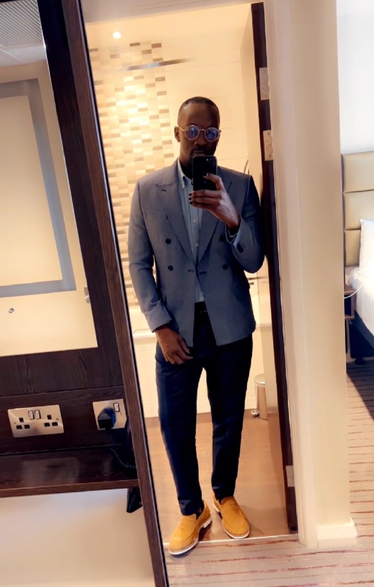 AyoBrayo's tweet photo. Ready for                                      Ready for
Work.                                              Party! https://t.co/DLFxDuHHDG