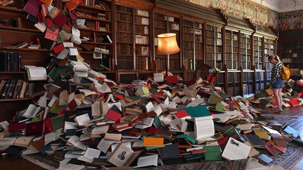 drjfrank's tweet photo. @mededdoc @LaurenMaggio @debsimpson3 @lainieyarris @erikwdriessen @AKonopasky @zareenmd @KristinaDzara @TChanMD @LingardLorelei My home office looks a bit like this right now…
# meded #shelfie #disasterzone https://t.co/y5l5JcfnC7