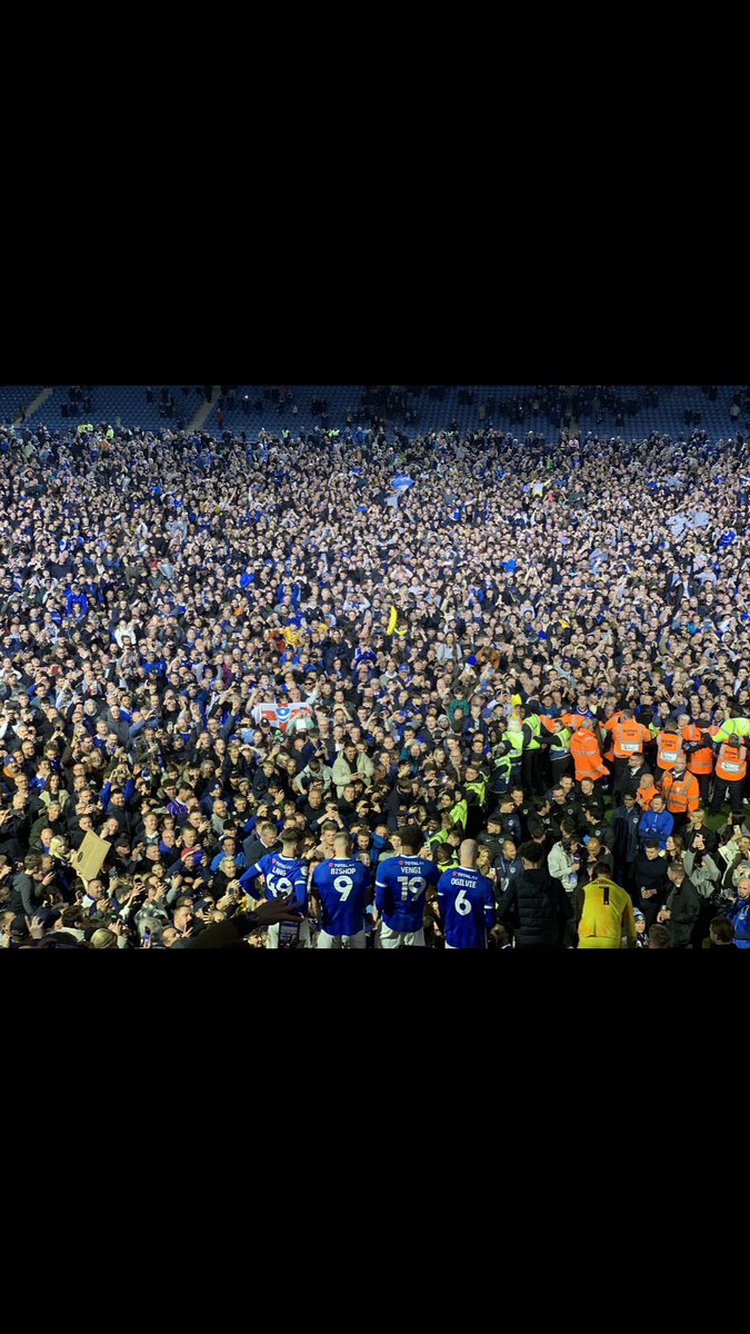 Connor_Ogilvie's tweet photo. Special night! Special club! Special city! Memories for a lifetime! 💙#pup https://t.co/nuvjEMLsDP