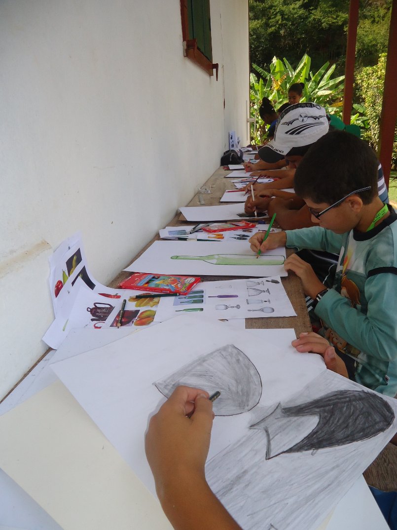 Casa_dos_Ottoni's tweet image. #TBTdoMRCO 

Oficina de Desenho realizada na 11ª Semana Nacional de Museus, ministrada por Luana Simões em 2014.

#eunomrco #museusbr #serro #serromg #oficina #desenho