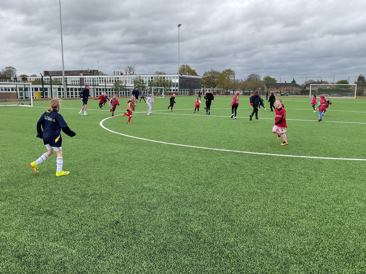 Some great skills being produced at our Active Wrexham primary girls football. @wrexham @wrexhamcbc @RhosnesniHigh @FAWales @sportwales @actifnorthwales @WrexhamAFCWomen