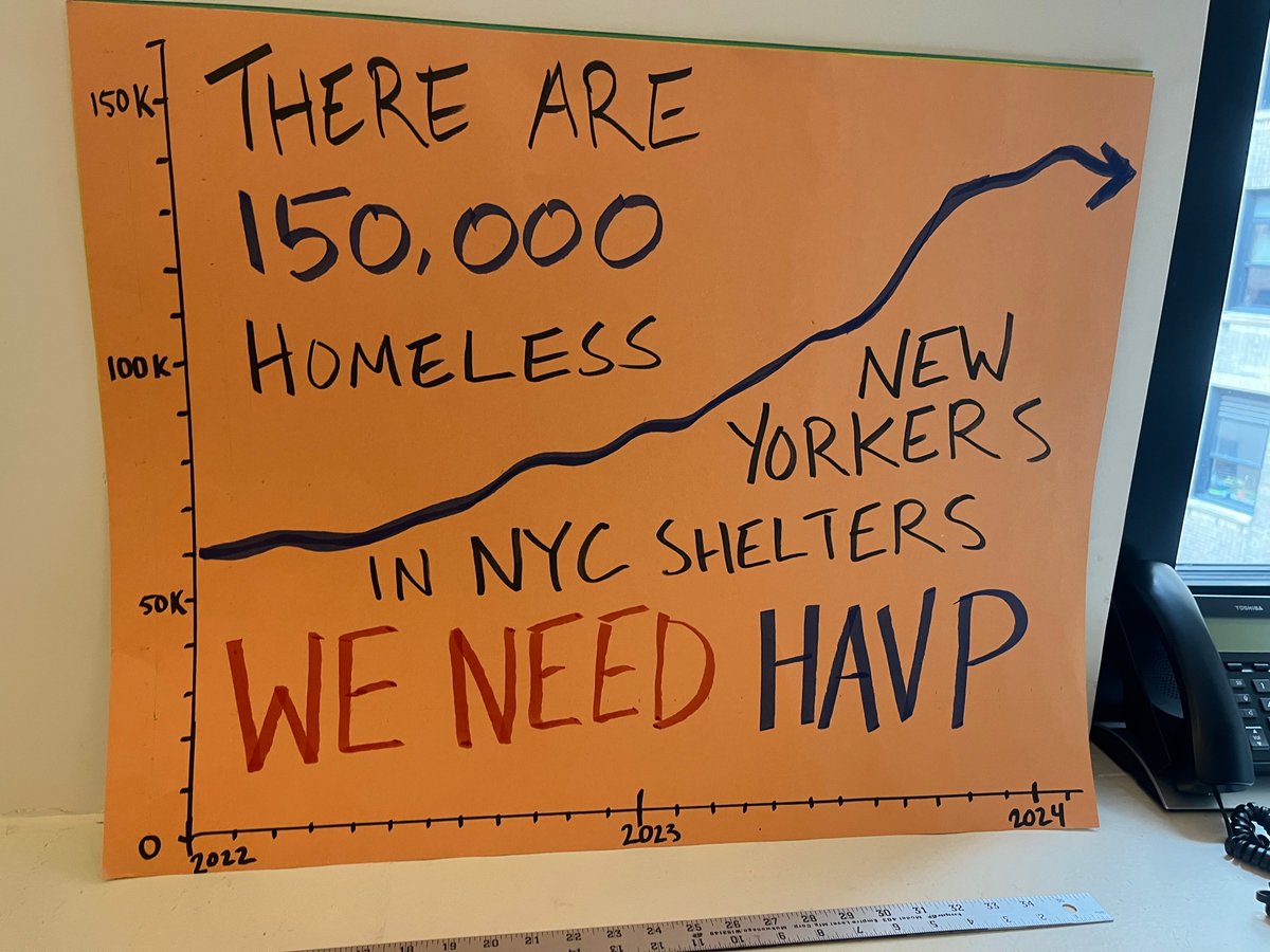 When your @CityLimitsNews shelter census data viz makes it out in the wild!!! citylimits.org/nyc-shelter-co…