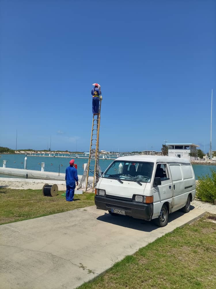 Instalación de la nueva tecnología en las cámaras de Seguridad CCTV en el Polo Turístico Varadero.
#FilialCopextelMatanzas
#CopextelEsDesarrollo
#MatancerosEnVictoria