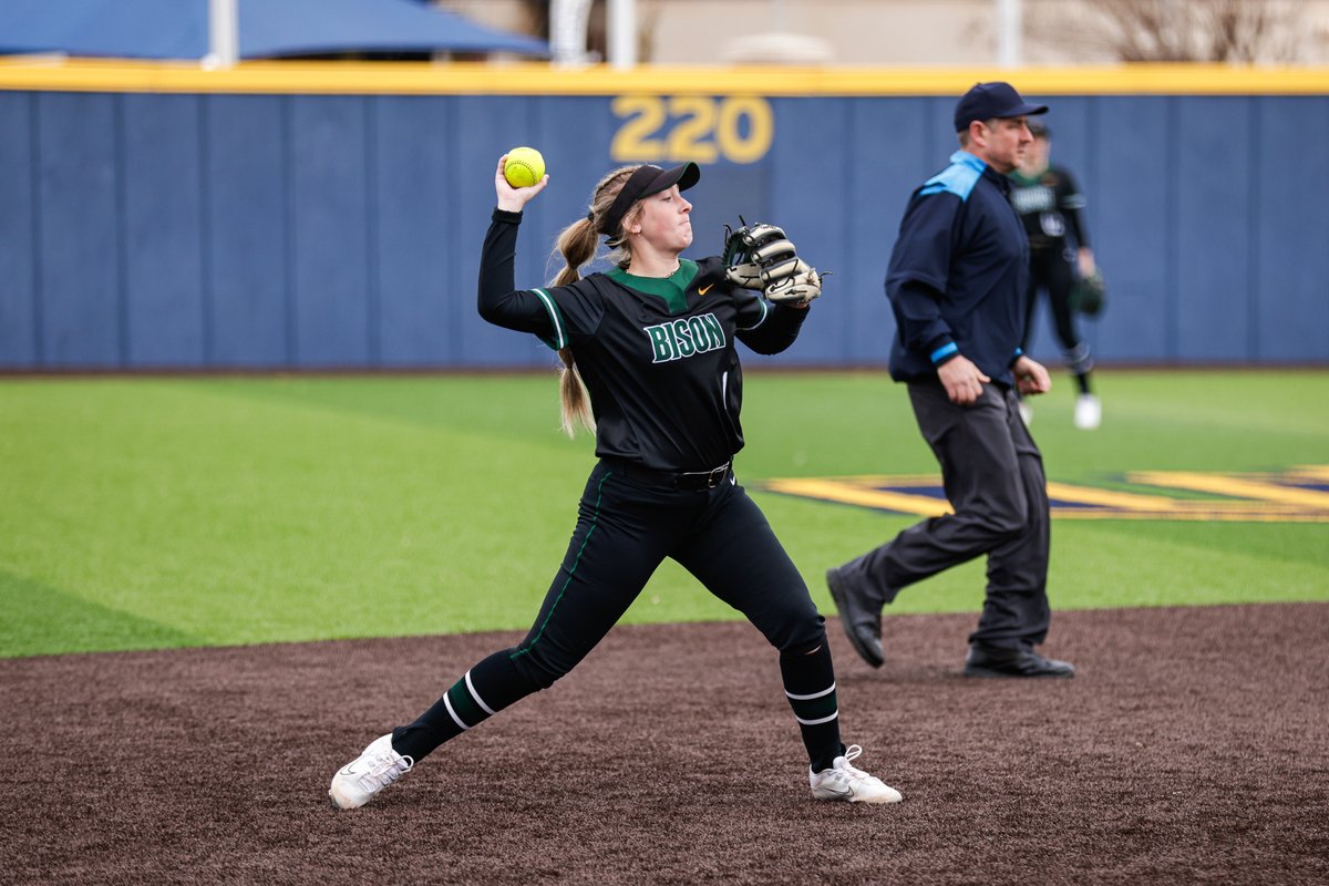 OBU_Softball's tweet photo. ✨SENIOR SPOTLIGHT✨

101 GP/101 GS
.352 career BA
106 H, 66 R, 52 RBI
34 stolen bases 
121 PO, 136 A
'23 GAC POTY
'23 NFCA &amp; D2CCA All Region
'23 All-GAC 1st team
Easton/NFCA All-America Scholar-Athlete
Graduating with a degree in Business

Thank you for your service, Emily 🫡 https://t.co/swPyjlEnto