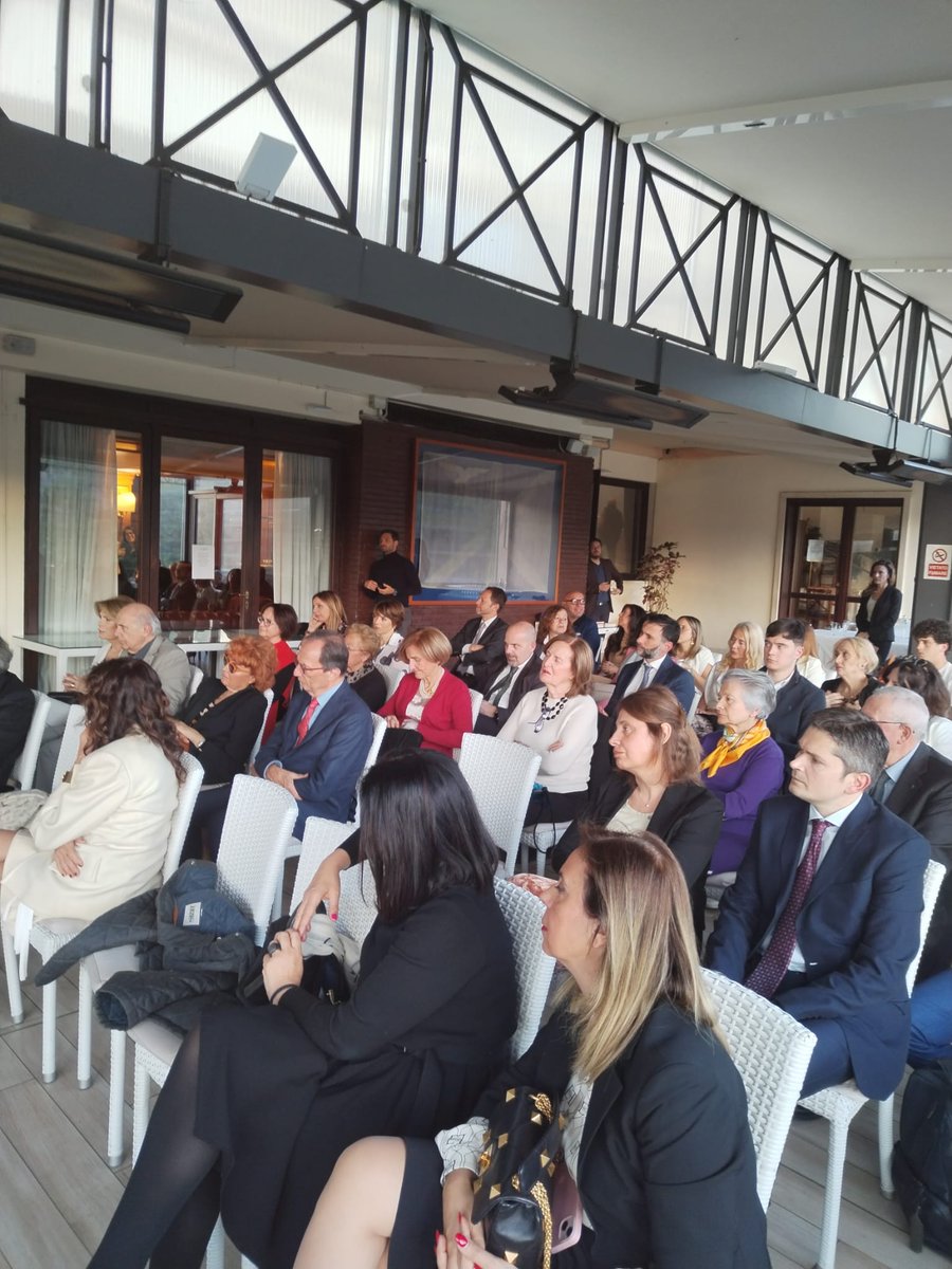 Ieri pomeriggio siamo stati al Circolo Canottieri Lazio per la presentazione del libro ''Il visconte cibernetico. Calvino e il sogno dell'intelligenza artificiale''.

Rileggere Calvino a distanza di anni, attraverso le categorie delle scienze sociali e con le parole di Andrea