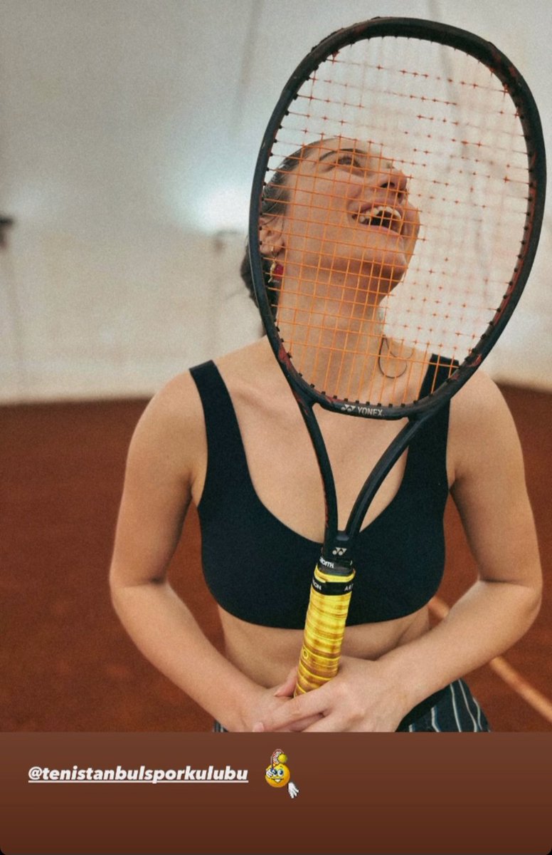 giacorochi's tweet photo. kraliçemiz tenis antrenmanı yapıyor 
#AyçaAyşinTuran https://t.co/OtdeAZnHrP