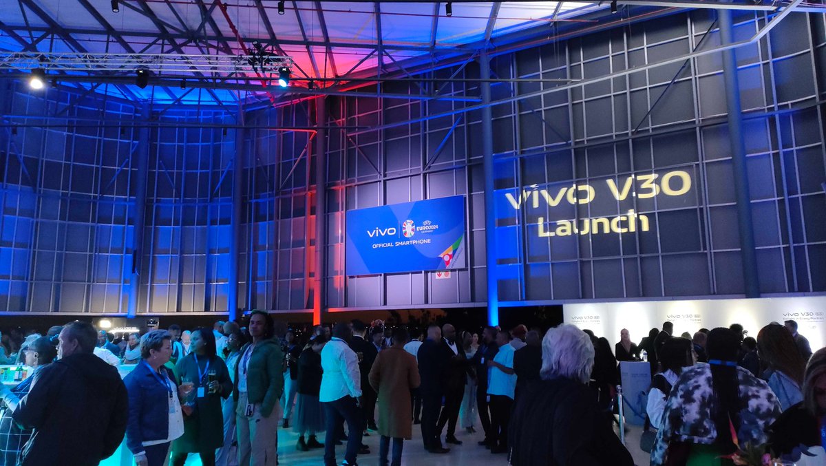 We are live at the Vivo V30 5G smartphone launch on the Jody Scheckter Viewing Deck at Kyalami #LightItUp #MakeAStatement