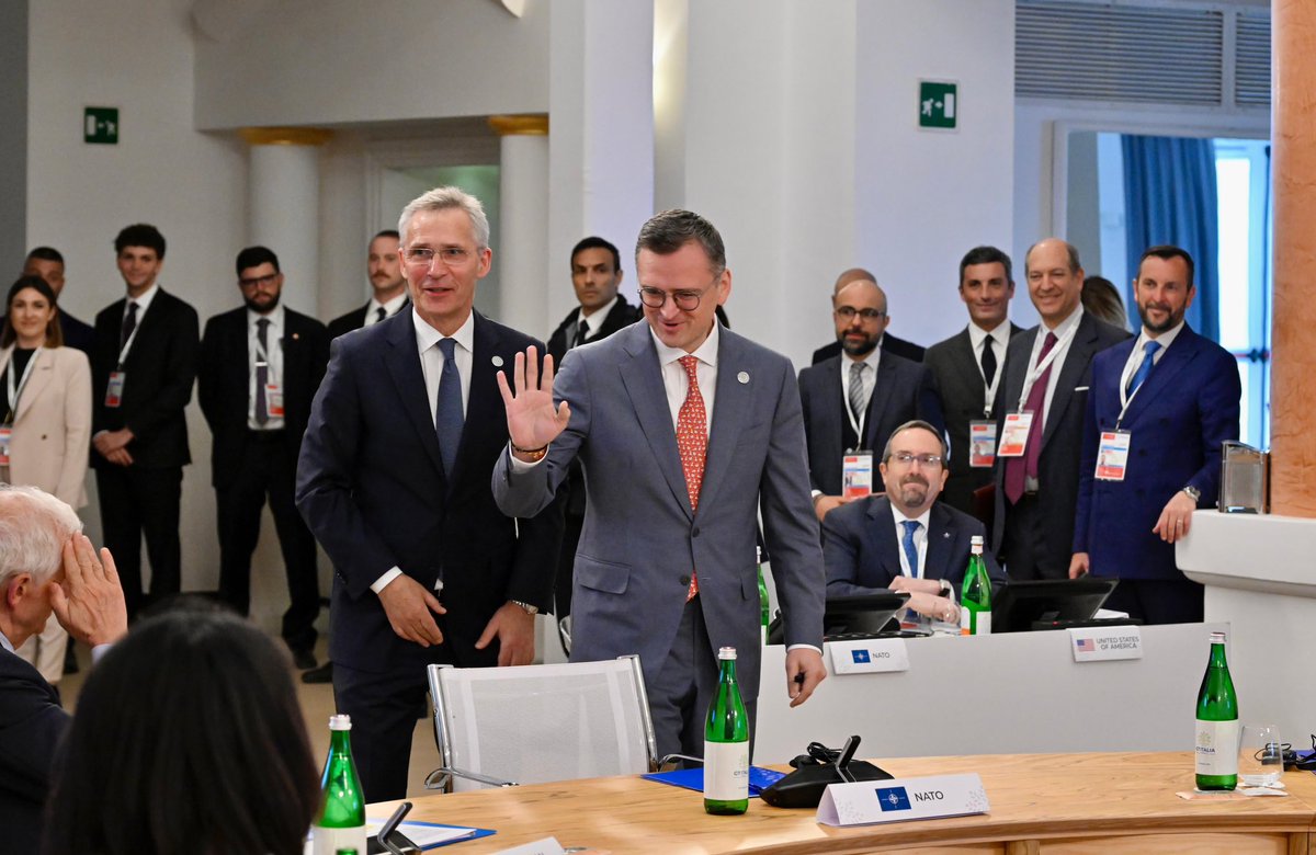 #G7Italia2024 | Ho voluto invitare a #Capri il Min ucraino <a href="/DmytroKuleba/">Dmytro Kuleba</a> e SG #NATO <a href="/jensstoltenberg/">Jens Stoltenberg</a>. 
I Paesi #G7 confermano il loro forte sostegno a #Kyiv e l'impegno a lavorare per una pace giusta.