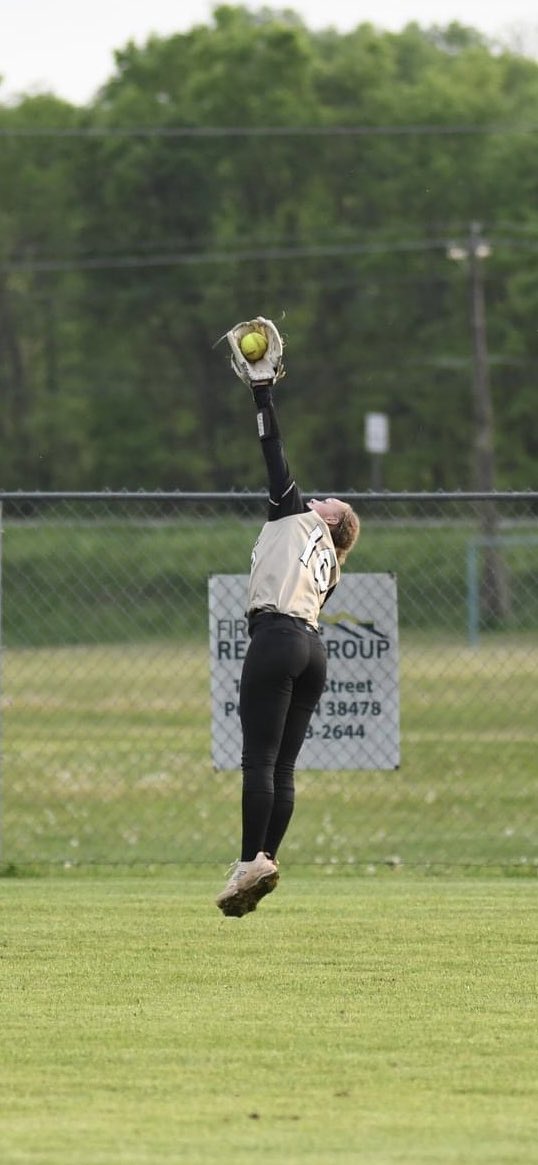 #10 #thecaydeegray
 🖤💛🥎
