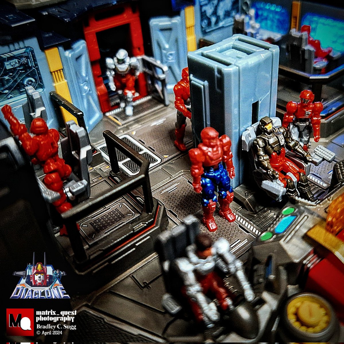 BradleyCSugg's tweet photo. - "Hey, you did make it!"
 - "If everyone's here, take us out, helmsman."

The #Diaclone offensive command team takes their stations in #CloudAcross' Main Bridge.

#ダイアクロン #DiaNauts #GreatRobotBase #ロボットベース #TakaraTomy #ExHobby #One60ScaleWorld #matrix_quest https://t.co/gkfIfEW7la
