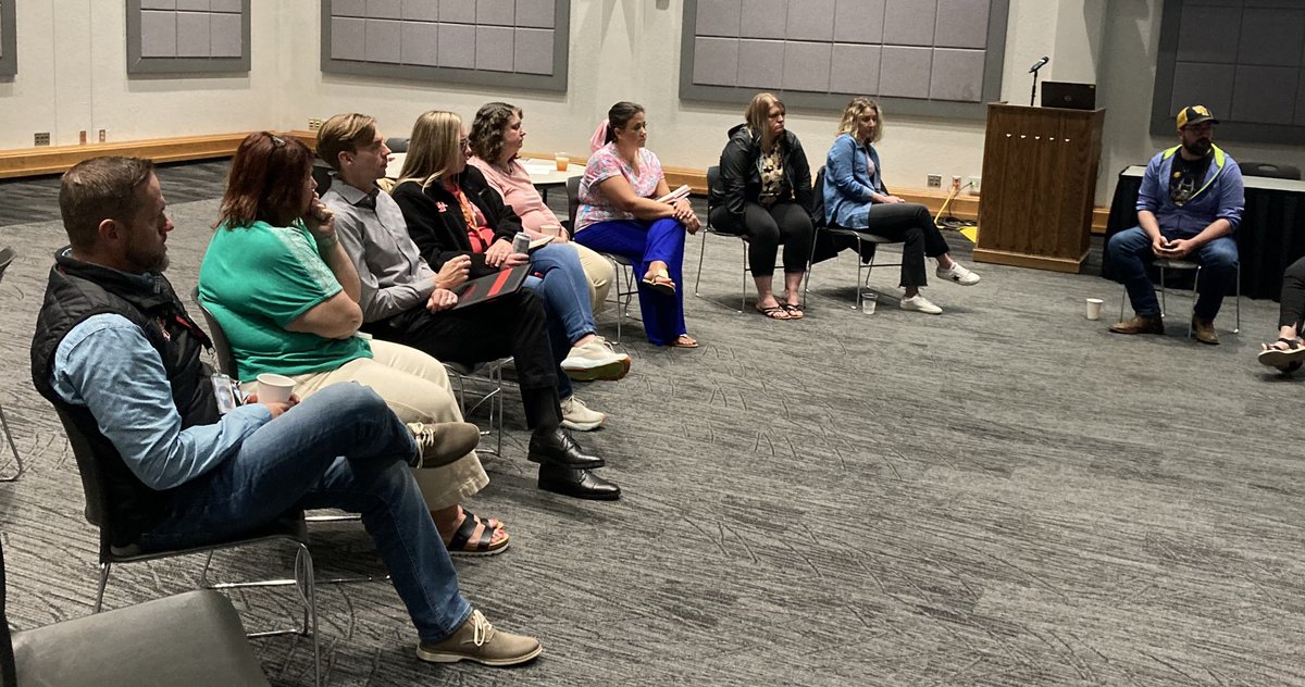 Good discussions this morning at the Central #MAESP meeting. Appreciate the professionalism and desire to help every child of each of these principals. #ucmoedlead #UCMTeachRed