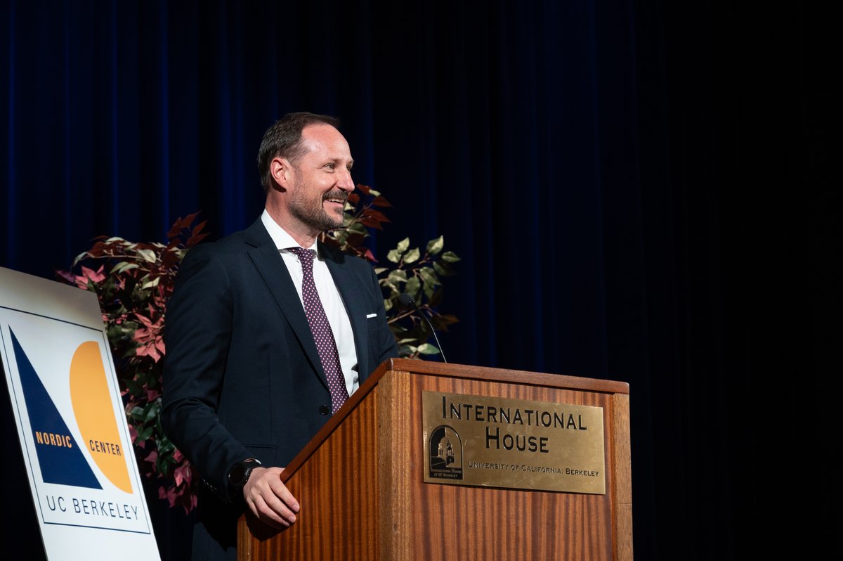 I was honored to welcome Political Science Alumnus + His Royal Highness Crown Prince Haakon of Norway back to @UCBerkeley! HRH @Kronprinsparet met with campus leadership + Norwegian students + scholar residents of our I-House before joining a panel on AI + the future of work.