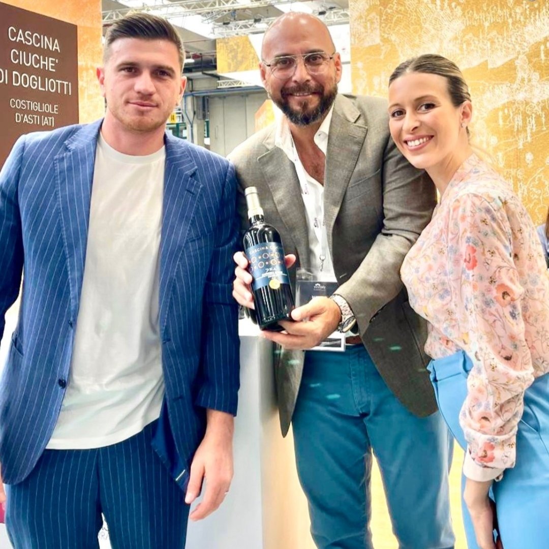 ecuaitalia's tweet photo. En misión comercial del 14-17 abril nuestro asociado @fammatti acudió a la feria mas importante a nivel mundial en el mundo del vino 🍷 #VinItaly 🇮🇹
Esta presencia fue posible bajo el programa #VIPbuyer de @ITABogota gestionado por la #CBEI @ecuaitalia esperamos pronto estos excelentes vinos en Ecuador🇪🇨
@CeEcuatoriano @CEE_USFQ @BarbatoStefano @mirkocosta81 @ItalyinEcuador @giovadavoli @jliturralde2 @RizzelloAcilio @asorestguayas @deloschefs @MiC_Italia @mimit_gov @ItalyMFA @Gabrielacartage @brunoleonep @CostaCaterina @MauroToscanini @mariocanessa