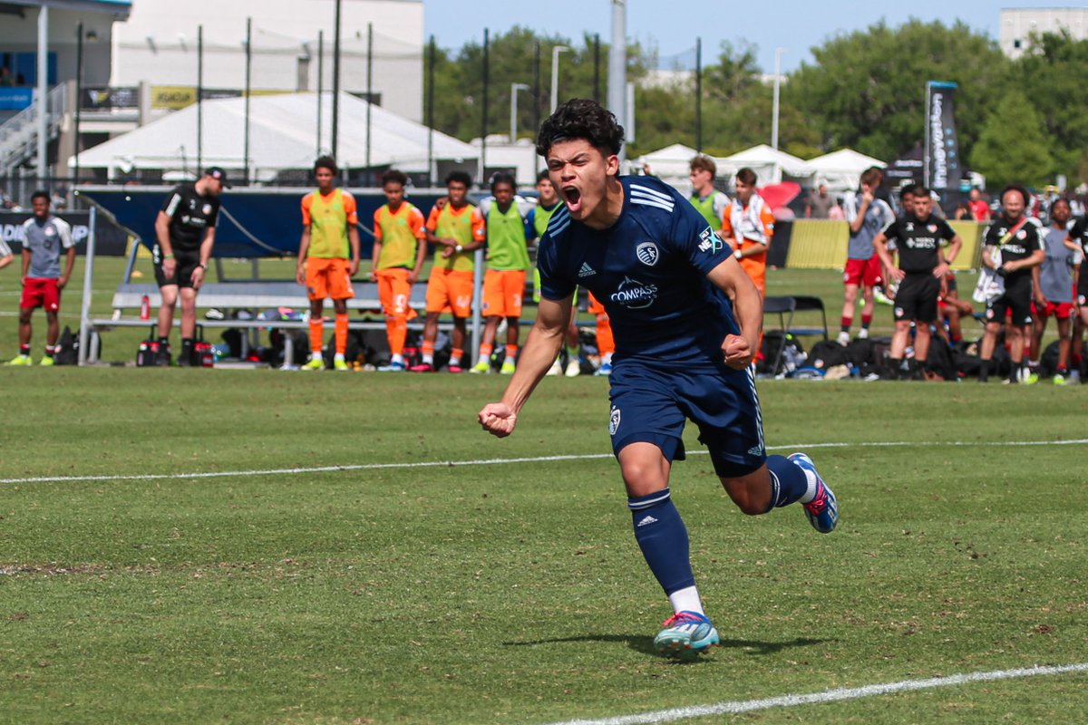 📞🆙 #SportingKC Academy player Aiden Benitez has been called up to the El Salvador U-20 National Team! Benitez and @LaSelecta_SLV will play in three friendlies as they prepare for the 2024 Concacaf U-20 Championship in July! 📝 sportingkc.com/news/sporting-…