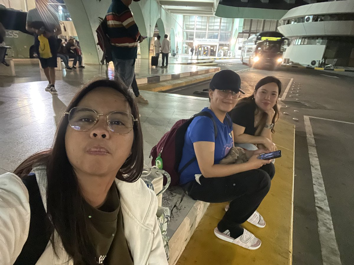 dheadechavez's tweet photo. Yung nainip ka at bigla kayong gumala ahahahah😂saan na nman tayo makakrating dto sa uae 😂😂😂 https://t.co/R2ZxSSfFJJ