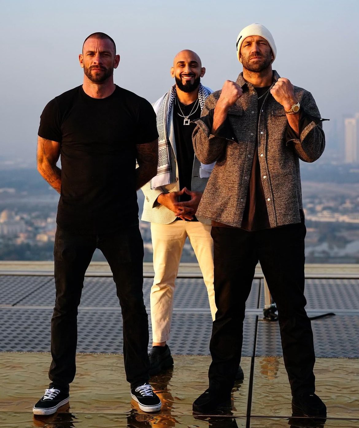 GLdf1ZAW8AAgB3f.jpg:large