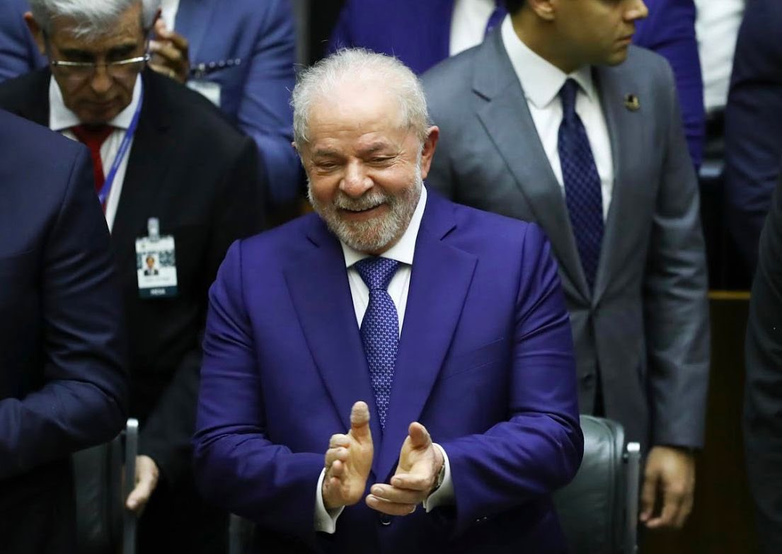 Senado Federal ACABA de APROVAR o projeto do presidente Lula que ISENTA 100% o Imposto de Renda para quem ganha até 2 salários mínimos. A meta do presidente é que esse valor chegue aos R$ 5 MIL até 2026 🇧🇷👍