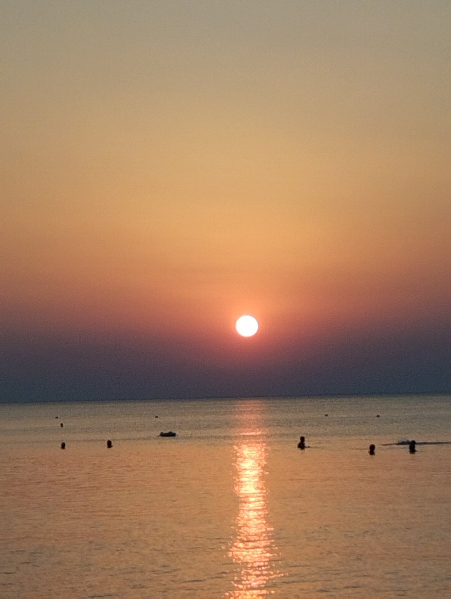 Nefer41967's tweet photo. Θελω Bacardi  ..και τις συνεπειες...κοιταζοντας το μοναδικο #Suncet https://t.co/iJMaCLFd4J