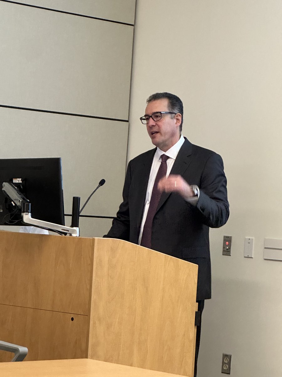 AbbateAntonio's tweet photo. What a wonderful opportunity to have @JJheart_doc visit @CardioUva and teach us about biomarkers and heart failure. Thank you Jim! @uvamedicine @UVACVRC https://t.co/5hsyawPTAy