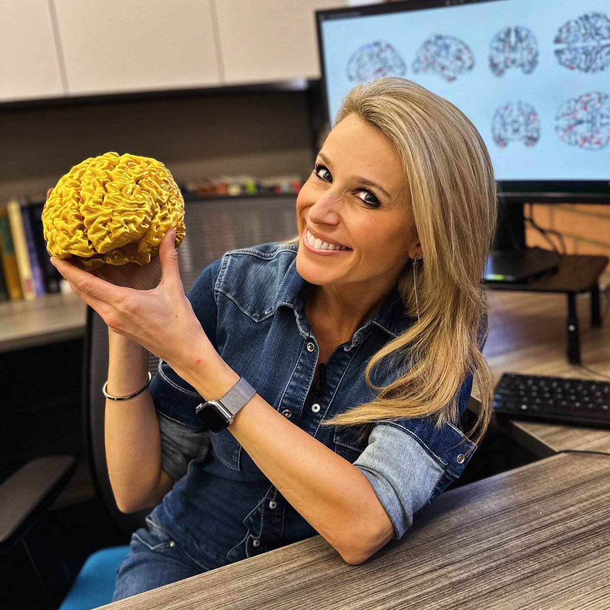 A gold 3D printed model of my brain awaited me at my shoot at @UniversityofSo5. Was there to discuss the latest research in brain ageing through imaging.