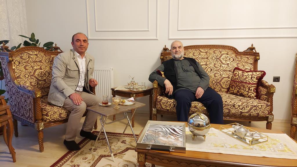 Murat DIZMAN (@muratdizman_25) on Twitter photo Şehitler haftası dolayısıyla ilçemizde ikamet eden iki evladını vatan için Şehit veren Zeki KEMALOĞLU amcamızı ziyaret ederek Cumhurbaşkanımız Sayın <a href="/RTErdogan/">Recep Tayyip Erdoğan</a> 'ın selamlarını ilettim.
<a href="/Akparti/">AK Parti</a>
<a href="/erkankandemir/">Erkan Kandemir</a> <a href="/avibrahimK/">İbrahim KÜÇÜKOĞLU</a> <a href="/HaktanOmeroglu/">Haktan Ömeroğlu</a>
#AkParti
#Erzurum
#Palandoken Şehitler haftası dolayısıyla ilçemizde ikamet eden iki evladını vatan için Şehit veren Zeki KEMALOĞLU amcamızı ziyaret ederek Cumhurbaşkanımız Sayın <a href="/RTErdogan/">Recep Tayyip Erdoğan</a> 'ın selamlarını ilettim.
<a href="/Akparti/">AK Parti</a>
<a href="/erkankandemir/">Erkan Kandemir</a> <a href="/avibrahimK/">İbrahim KÜÇÜKOĞLU</a> <a href="/HaktanOmeroglu/">Haktan Ömeroğlu</a>
#AkParti
#Erzurum
#Palandoken