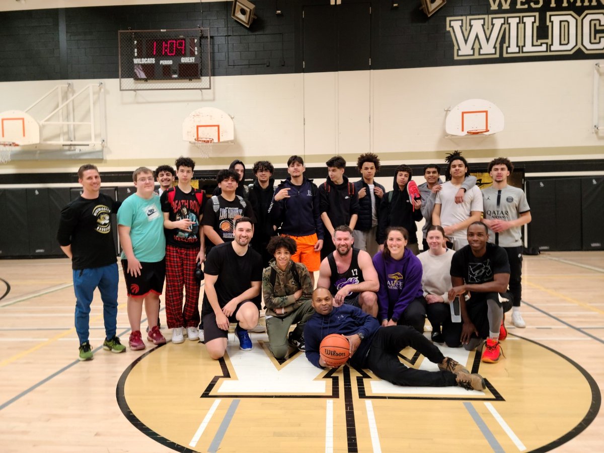 🏀🔥 Tuesday's showdown between the London Police Service All-Star squad and @WestminsterSS was pure basketball magic! Big thanks to Westminster for bringing the heat and making it an unforgettable game! 🙏💫 #ThankYouWestminster #basketball #londonpoliceservice