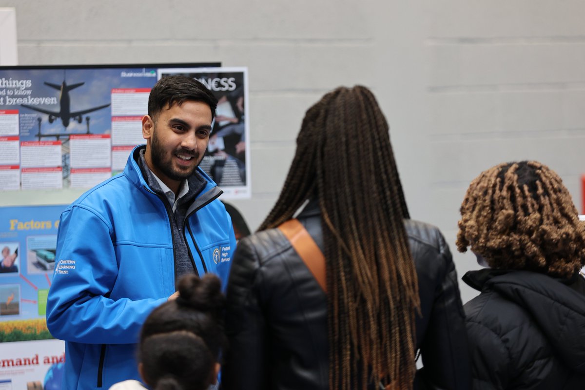 PutteridgeHSch's tweet image. A warm welcome to our Year 9 families as we discuss GCSE options choices tonight! What an great way to discover the wide range of subjects and pathways available for Year 10 and beyond. #buildingfirstclassfutures