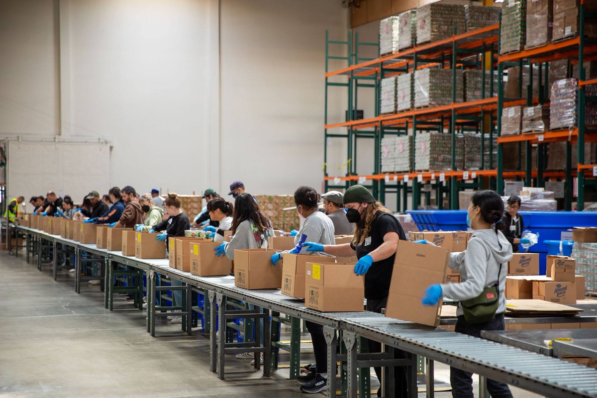 When disaster strikes LA County, the Food Bank works with Cal OES and ENLA to prepare, respond and support recovery efforts from earthquakes, wildfires and floods to the pandemic. lafoodbank.org/stories/how-do…