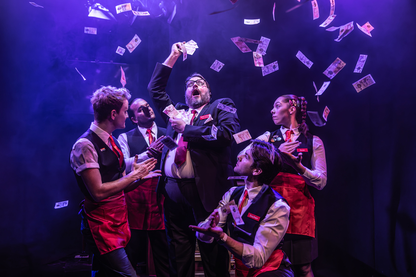 'A brilliant blend of humour and heart, showcasing the trials and triumphs of theatre ushers.' Ellie reviews 𝐔𝐒𝐇𝐄𝐑𝐒: 𝐓𝐡𝐞 𝐅𝐫𝐨𝐧𝐭 𝐨𝐟 𝐇𝐨𝐮𝐬𝐞 𝐌𝐮𝐬𝐢𝐜𝐚𝐥 at @TheOtherPalace : tinyurl.com/4f4nd33p