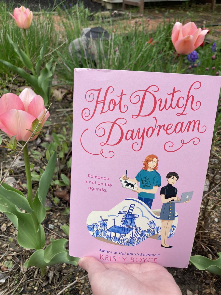 Hot Dutch Daydream released ONE YEAR ago today! 💕🇳🇱🌷 Everything about this book was a joy—researching it, writing it, celebrating its release—and I’m so grateful it’s in the world. 🥹 Thank you to all the readers who have picked it up!