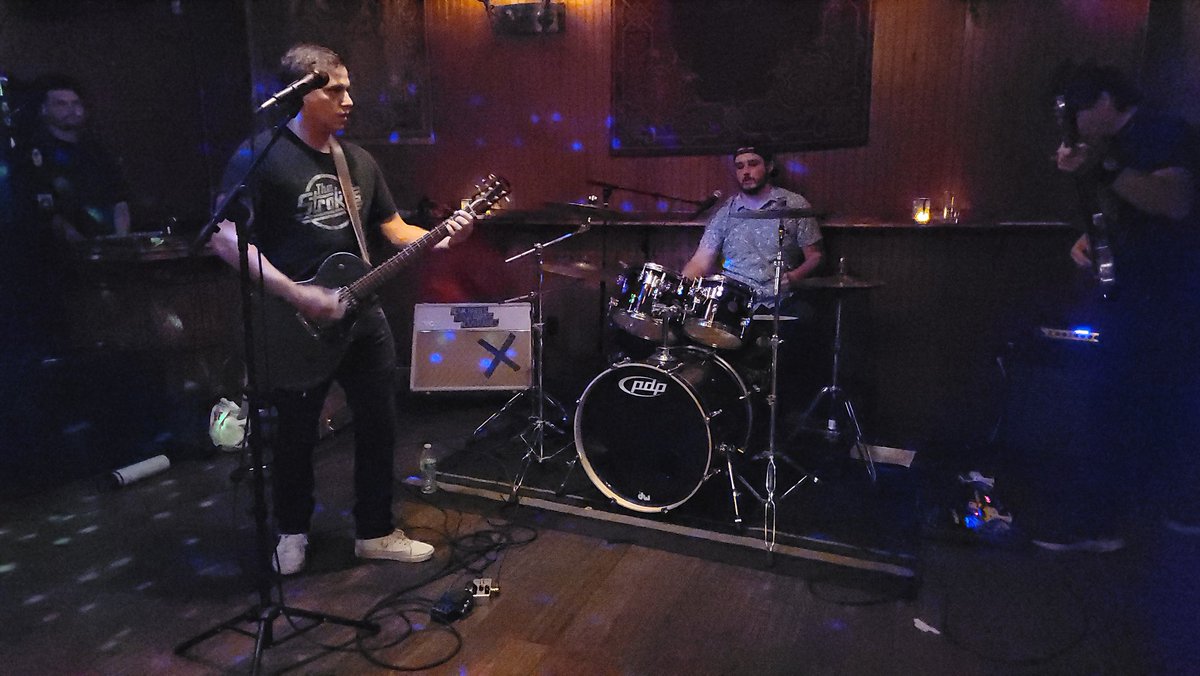 Gig on Saturday! Come by and have some fun cuz this'll be our last show with Slater on drums!

reverbnation.com/show/26140747