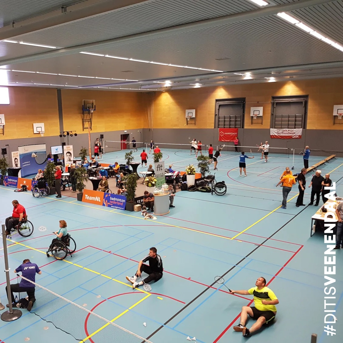 ditisveenendaal's tweet photo. Zaterdag 20 april is het Nederlands Kampioenschap para-badminton in sporthal De Vallei. Publiek is van harte welkom.
📷 Theo van den Bosch / Regiosport Veenendaal

#ditisveenendaal https://t.co/czlOKixagh