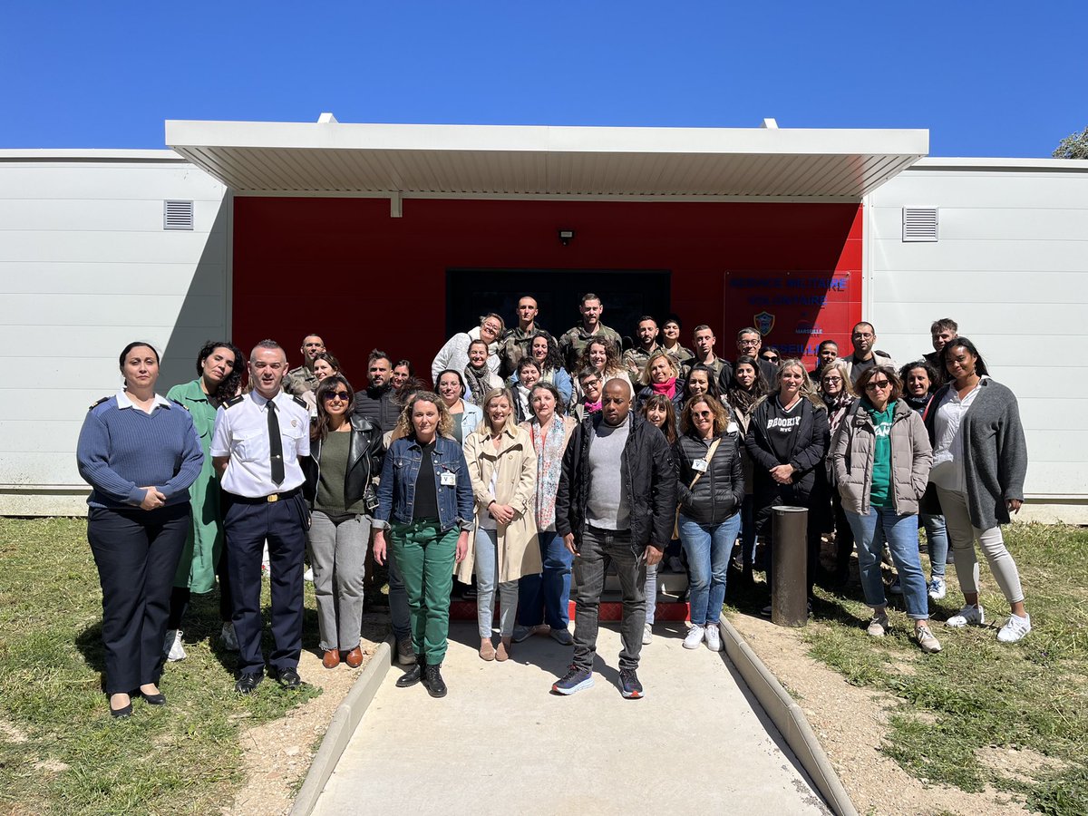 Merci au #SMV de Marseille le-smv.gouv.fr d’avoir accueilli les conseillers CEJ/AIJ en immersion au sein du centre. ➡️ Objectif : promouvoir le dispositif auprès des jeunes et accompagner leur insertion 🚀<a href="/1erRSMV/">1er régiment du Service Militaire Volontaire</a> @ape_marseille14 <a href="/AnneChantron/">Anne Chantron</a> <a href="/LaurenceAubspin/">Laurence Aubspin</a>