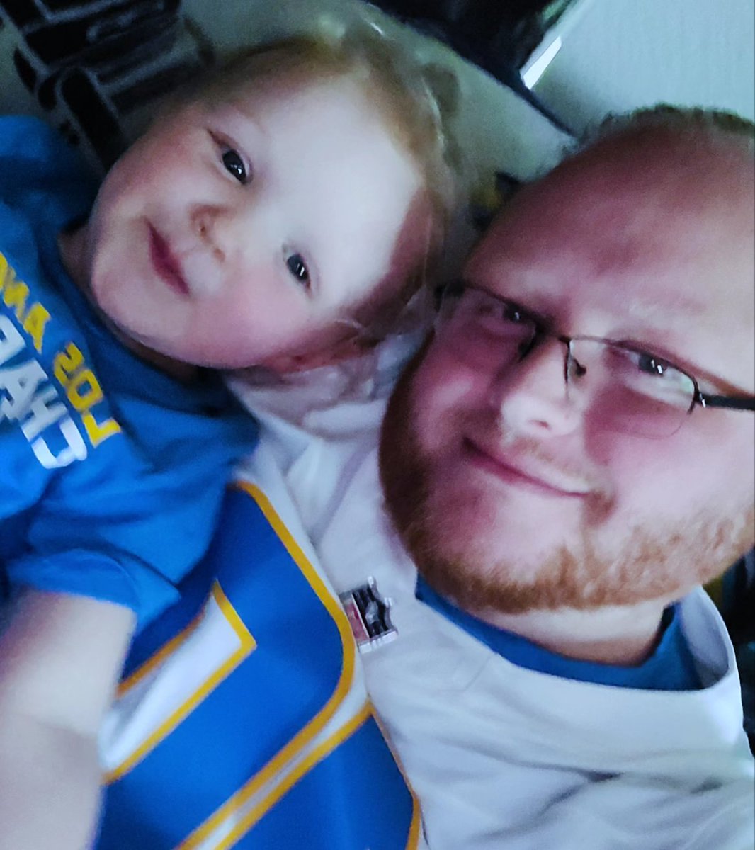 @dantalkssports welcome to the #GirlDad club! It's definitely exciting! My daughter is 3 now and I'm trying my best to raise her right and to be a @chargers fan! #BoltUp ⚡⚡⚡