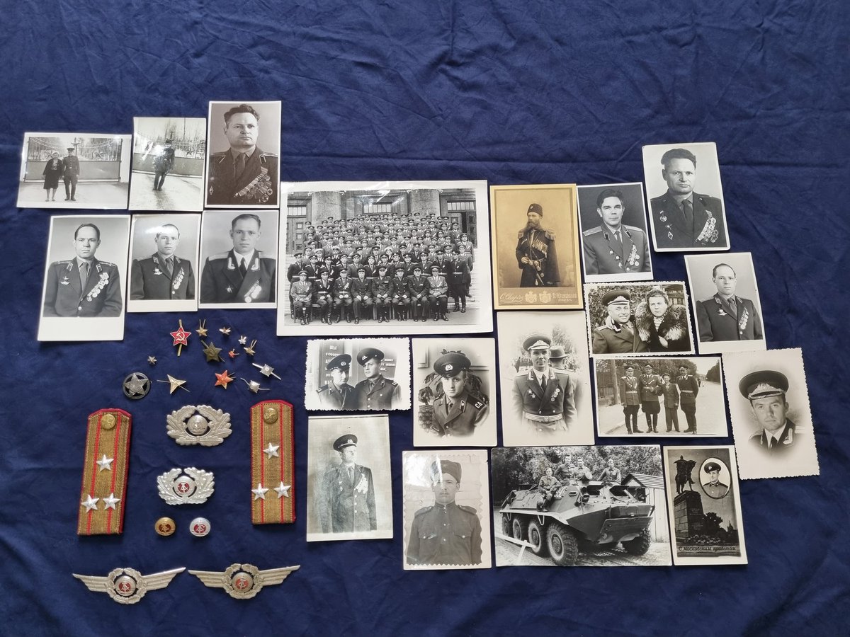 comradecuong's tweet photo. I just received these items on Thursday Morning April 18 of 2024 today at home (🇻🇳 time zone) 😃👍
#SovietArmy
#GermanNVA
#Navy #AirForce
#Bulgaria #Фото
#Photo #Foto
#ShoulderBoard
#Пагон #Погон
#Stern #Pips
#CapBadge #Insignia
#Kokarde #Кокарда
#帽章 #모표 #帽徽
#SovietStar https://t.co/vfRDNH23hJ