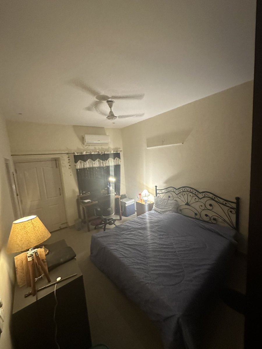 _VarunKanth's tweet photo. The apartment is 600 mts away from Phase-1 metro station and 800 mts away from Galleria Market. Please reach out if anyone is interested, thanks!

Rent: INR 20,000
Maintenance: INR 500

(3/3)

@DelhiNCRRoomi https://t.co/rt6kr44IFF