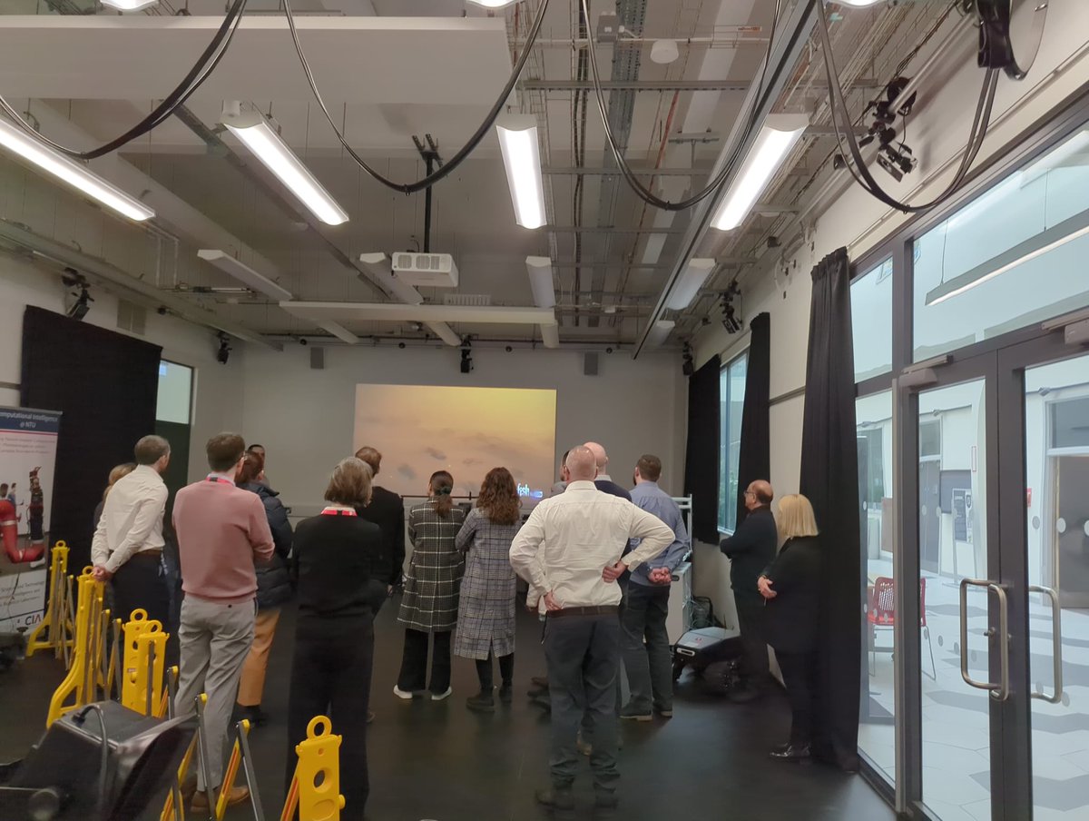 EimanKanjo's tweet image. Always a pleasure to meet the Engineering and Physical Sciences Research Council @EPSRC ICT team, especially when they visit us in #Nottingham and learn about the wonderful work carried out by our department and research groups. I thoroughly enjoyed discussing with the Head of…