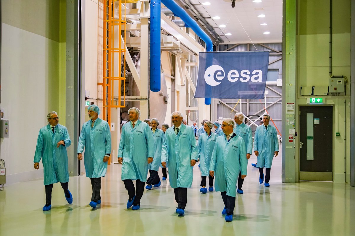 📷HM King Willem-Alexander of the Netherlands and HM King Felipe VI of Spain visited #ESTEC, the technical heart of ESA, in Noordwijk today, 18 April 2024, hosted by ESA Director General @AschbacherJosef and Head of ESTEC/Director of @ESA_Tech Dietmar Pilz. They were accompanied…