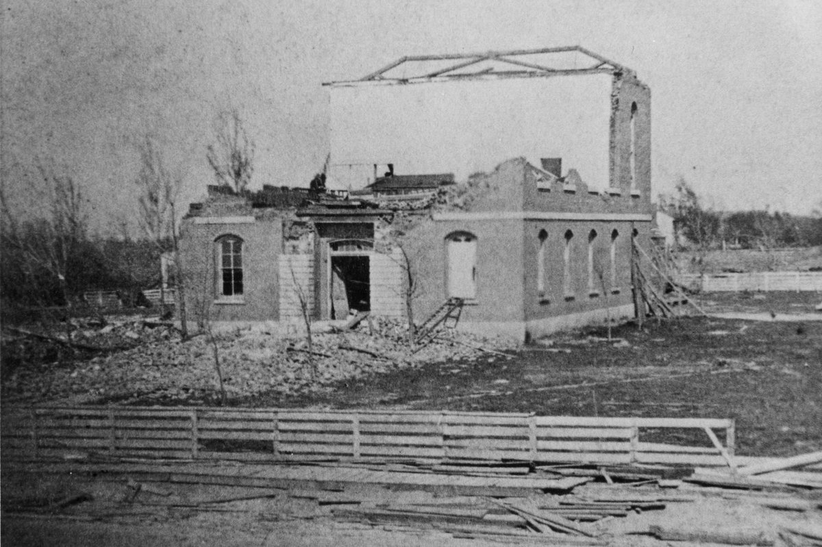 April 18-19, 1880: A substantial outbreak of ≥23 tornadoes struck the Midwest and Southern US. Four tornadoes were violent. Two F4s followed similar paths south of Springfield, MO. The town of Marshfield was all but destroyed. At least 165 people were killed. #wxhistory