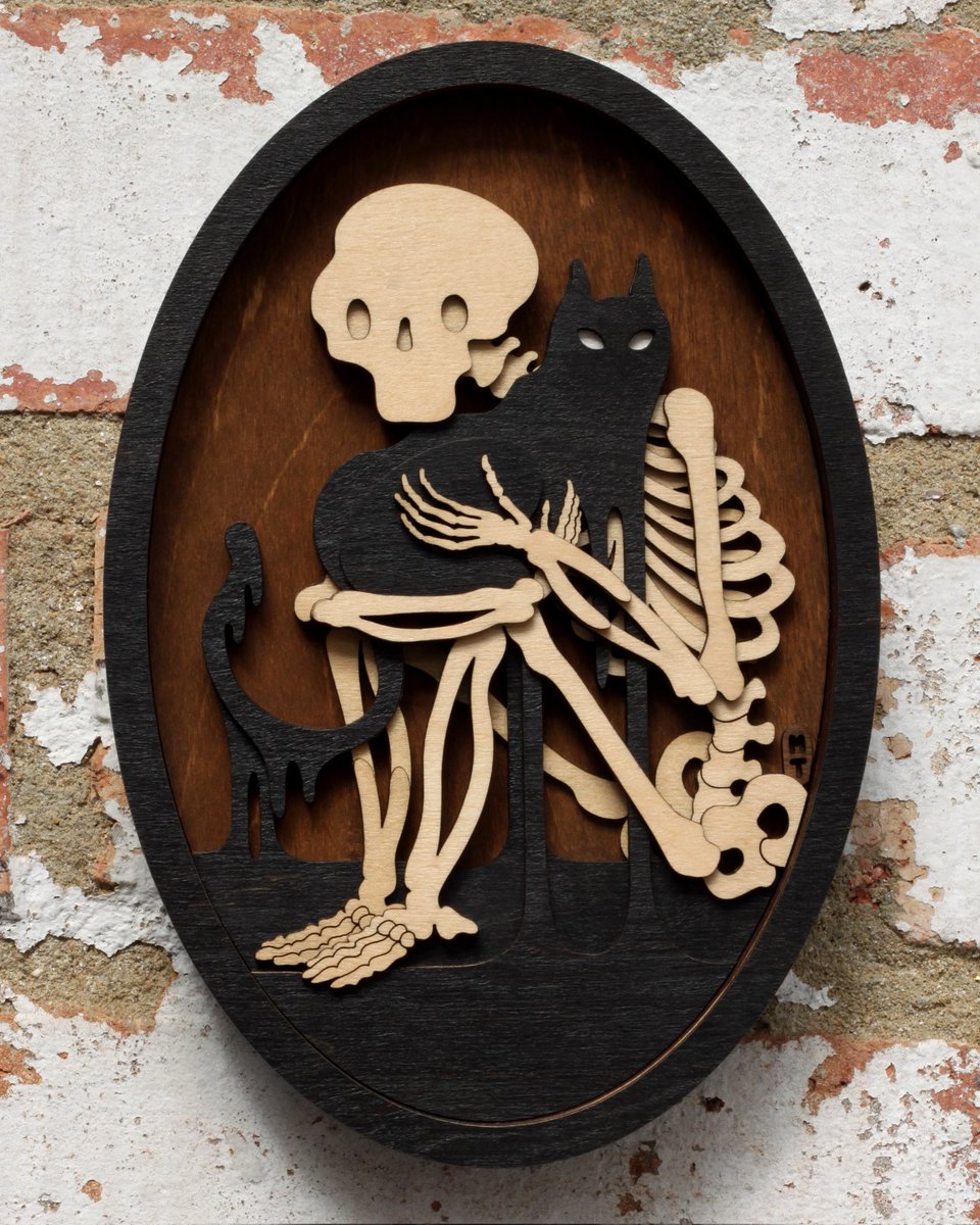 New work! This is Afterlife Adoption and it's available now from my online store.
martintomsky.com/shop/afterlife…
-
-
#art #macabreart #skeleton #cat #afterlife
