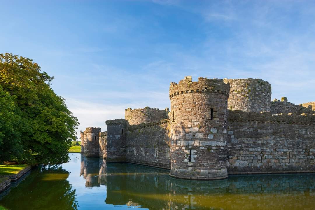 Happy World Heritage Day! Celebrated since 1983. Wales has 4 UNESCO world heritage sites. 1. Castles & walls of Edward I in north Wales. In 1986, the castles of Beaumaris, Conwy, Caernarfon, Harlech. The fortified towns at Conwy & Caernarfon, were added. facebook.com/share/p/ViNH6G…